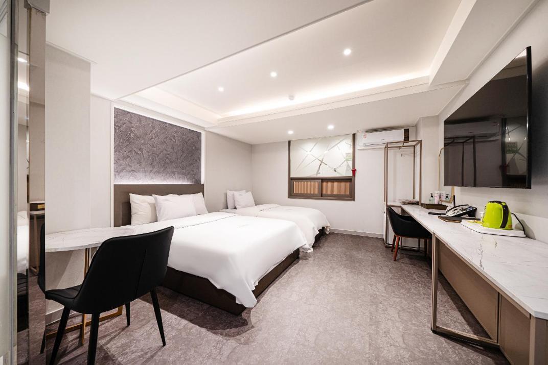 Regency Hotel Seongnam Exterior photo