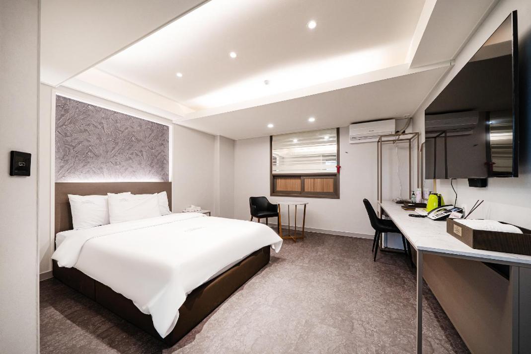 Regency Hotel Seongnam Exterior photo
