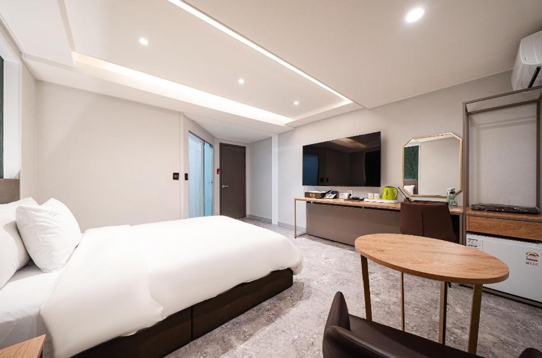 Regency Hotel Seongnam Exterior photo