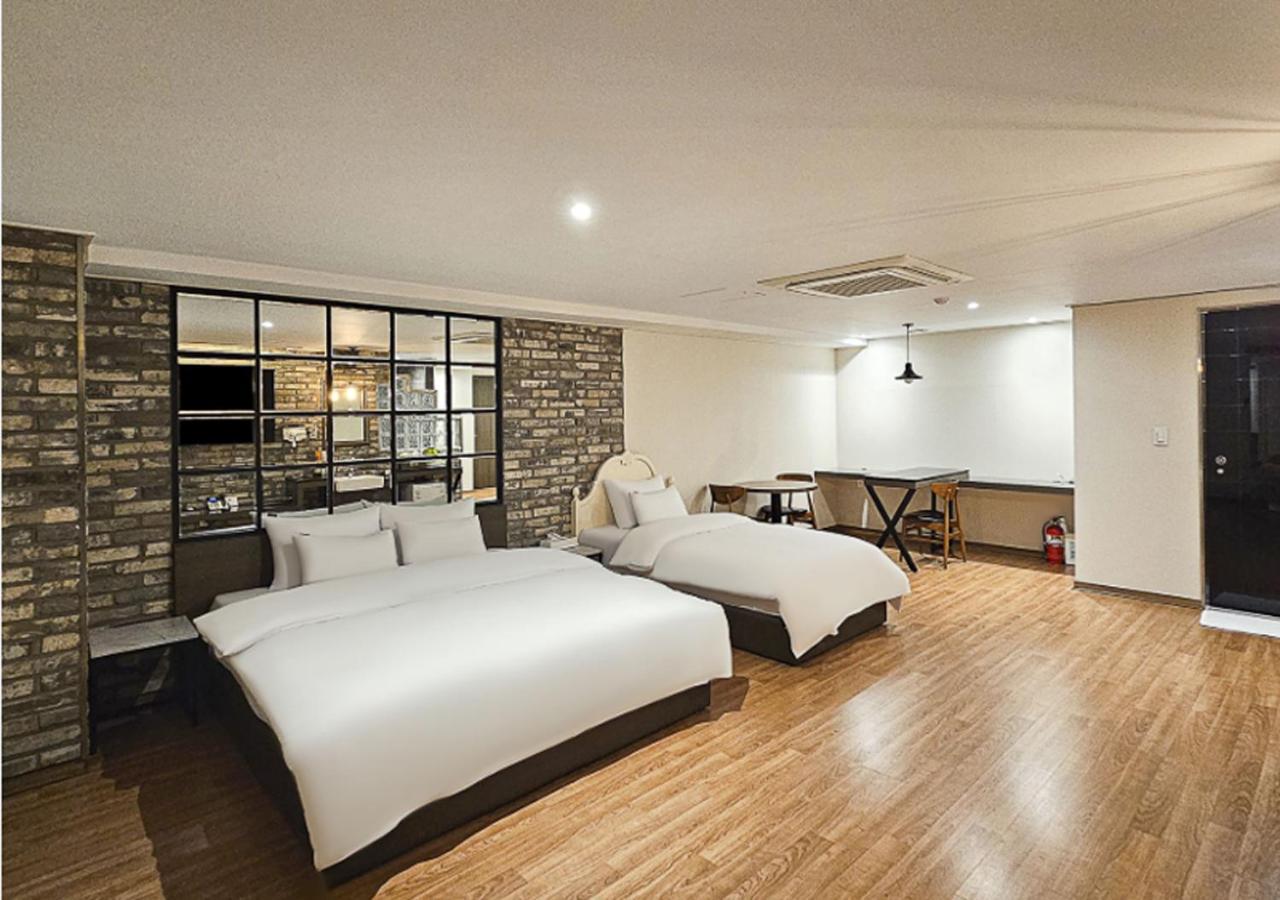 Regency Hotel Seongnam Exterior photo
