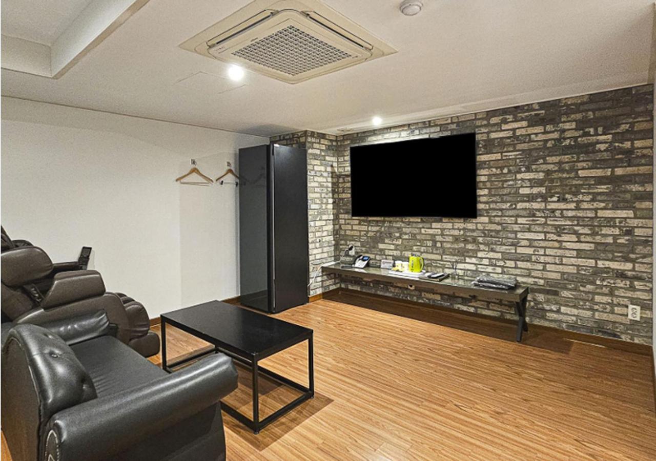 Regency Hotel Seongnam Exterior photo