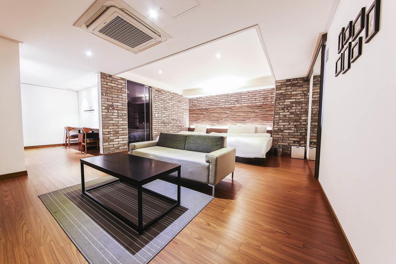 Regency Hotel Seongnam Exterior photo